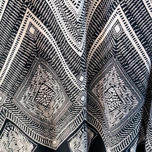 Catherines Black & White Chevron Besded V-Neck Maxi Size S - Picture 6 of 12